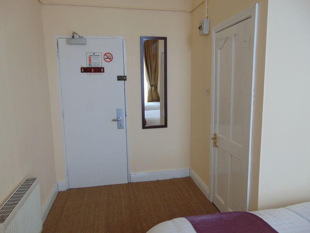 Rock Hotel Dublin ダブリン エクステリア 写真